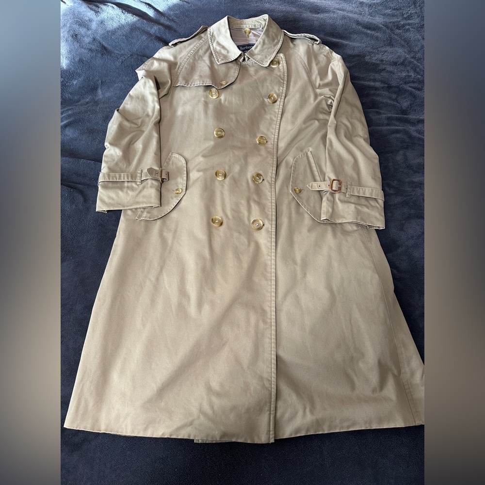 Burberry Men’s Vintage Trench Coat 42R